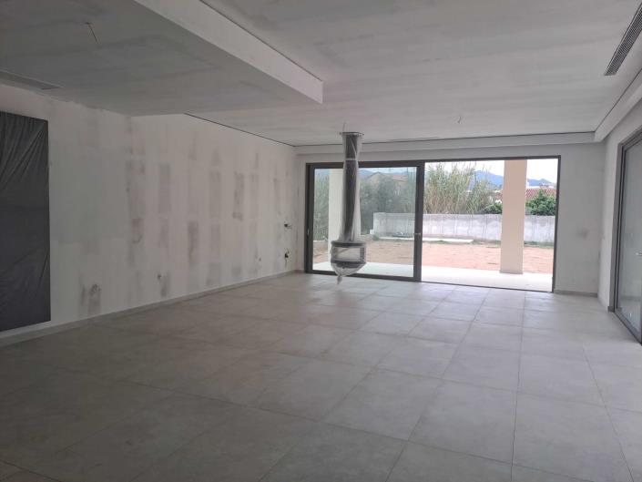 Image No.3-Villa de 5 chambres à vendre à Voukolies