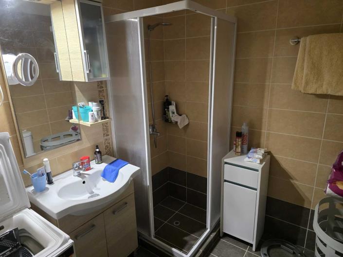 Image No.8-2 Bed House for sale