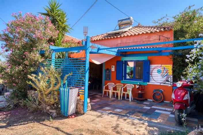Image No.1-2 Bed House for sale