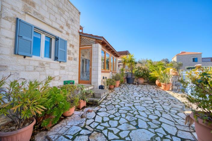 Image No.34-2 Bed House for sale