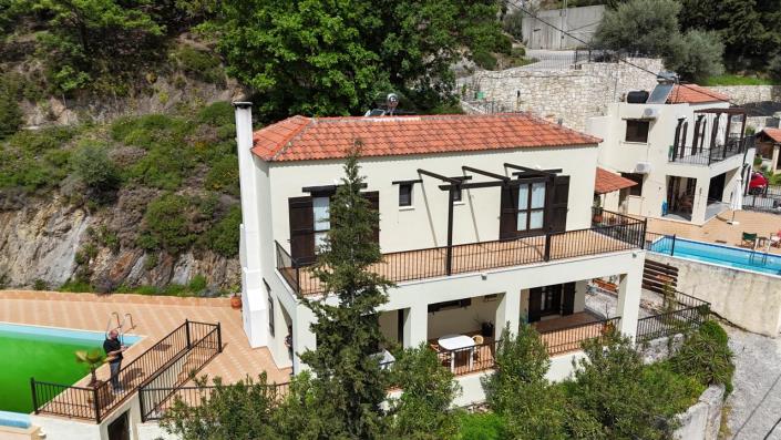 Image No.42-2 Bed Villa for sale