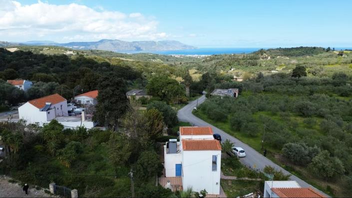 Image No.8-3 Bed House for sale