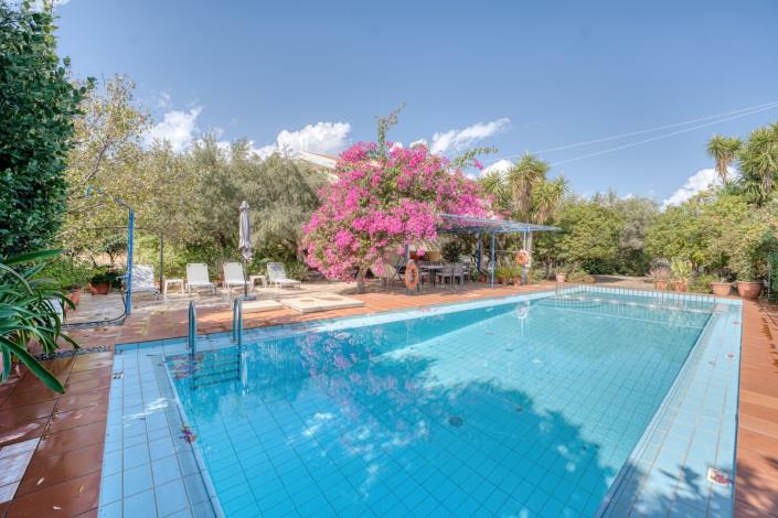 Image No.10-5 Bed Villa for sale