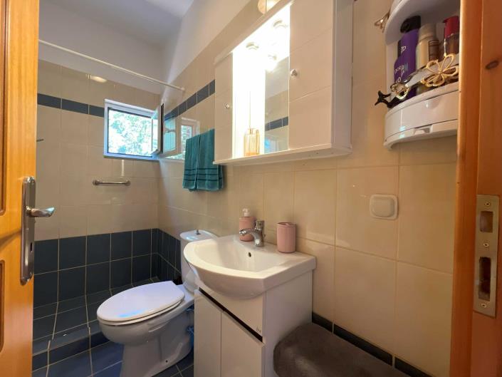 Image No.26-2 Bed Semi-Detached for sale