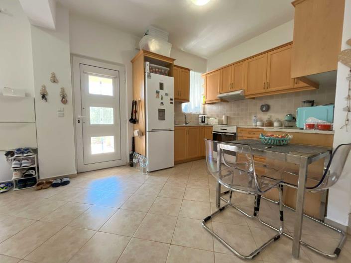 Image No.37-2 Bed Semi-Detached for sale