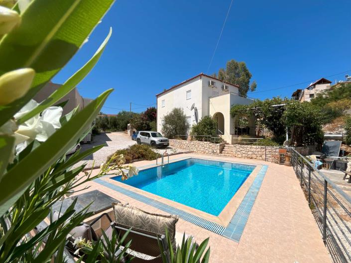 Image No.44-2 Bed Semi-Detached for sale