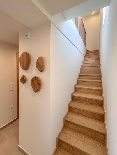 Image No.7-2 Bed Maisonette for sale