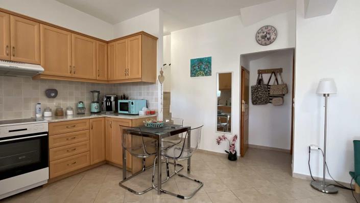 Image No.15-2 Bed Townhouse for sale