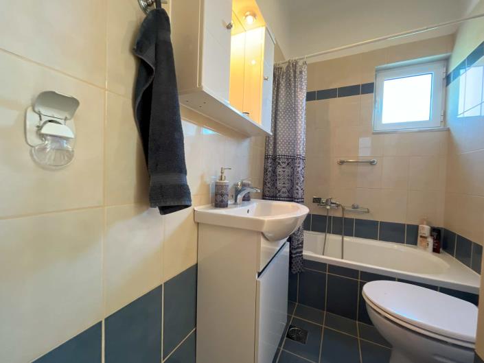 Image No.26-2 Bed Townhouse for sale