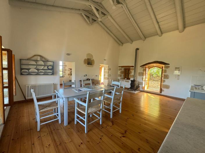 Image No.11-2 Bed House for sale