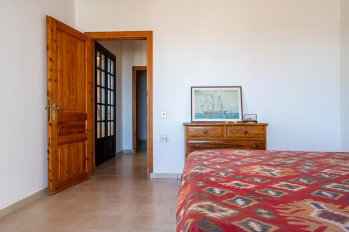 Image No.22-4 Bed House for sale