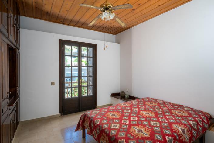 Image No.26-4 Bed House for sale