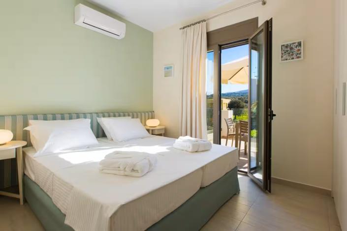 Image No.19-3 Bed Villa for sale