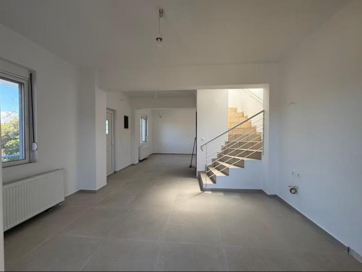 Image No.10-3 Bed House for sale