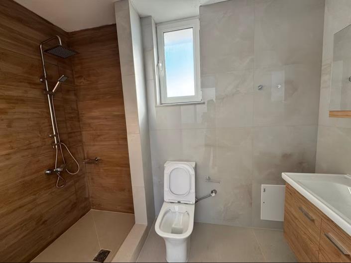 Image No.19-3 Bed House for sale