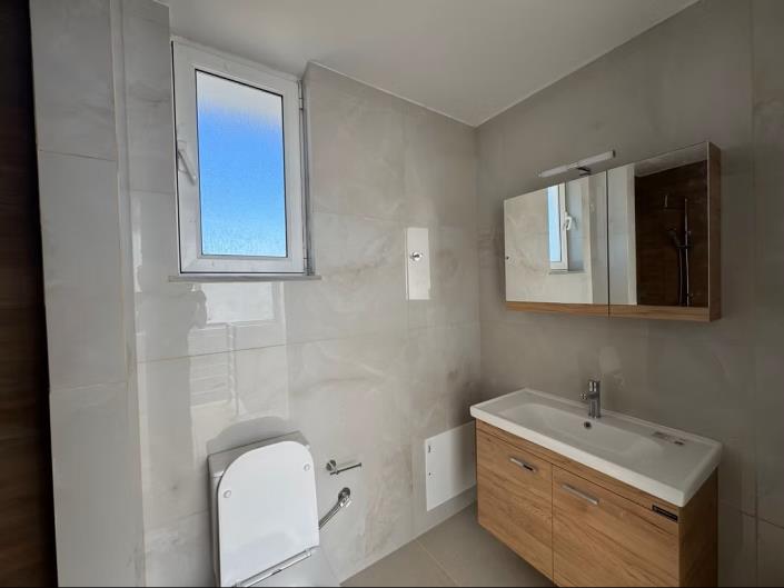 Image No.24-3 Bed House for sale