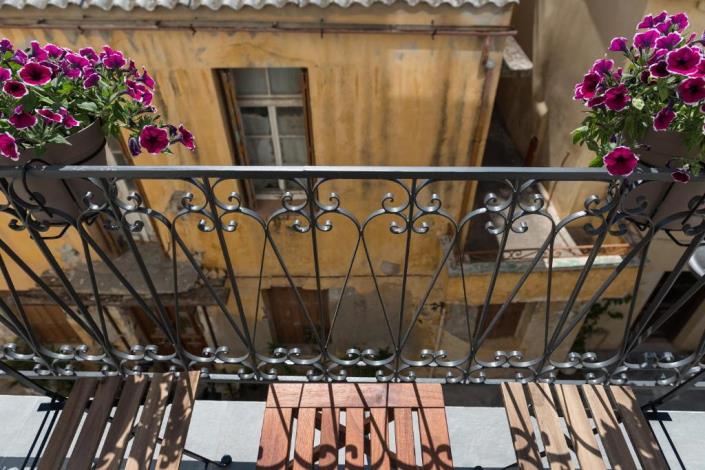 Image No.22-1 Bed Townhouse for sale