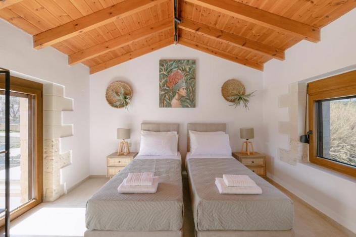 Image No.20-2 Bed Villa for sale