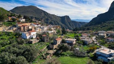 Renovation-project-with-sea-views-for-sale-in-Chania-Crete--11-