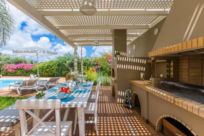 Image No.2-4 Bed Villa for sale