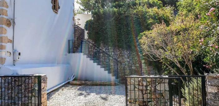 Image No.42-2 Bed House for sale