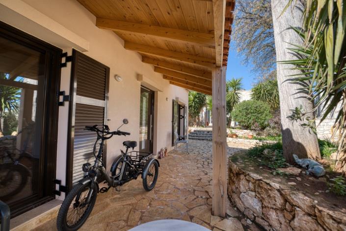 Image No.12-2 Bed Villa for sale