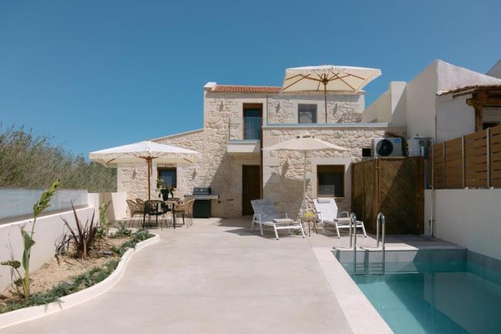 Image No.4-2 Bed Villa for sale