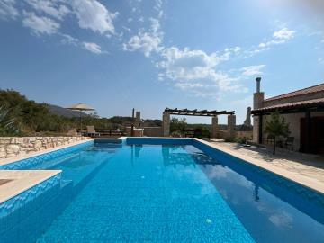Stone-villa-for-sale-in-Chania-Crete--7-
