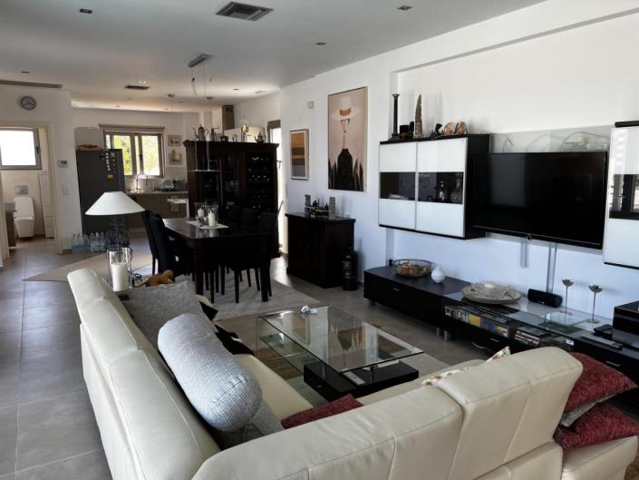 Image No.11-3 Bed Villa for sale