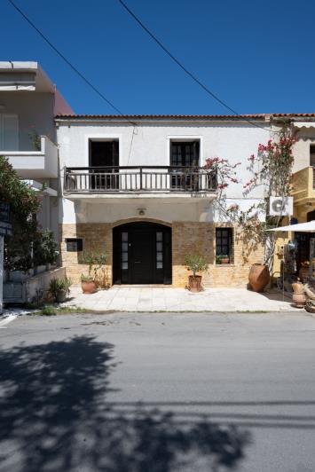 Image No.2-Maison de 4 chambres à vendre à Kolymbari