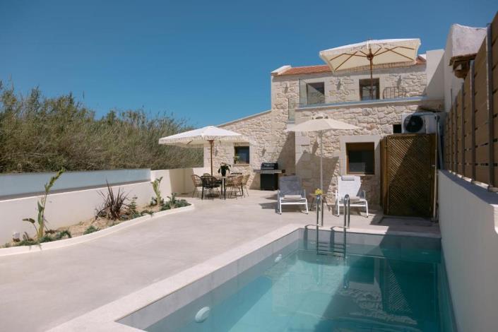 Image No.2-2 Bed Villa for sale