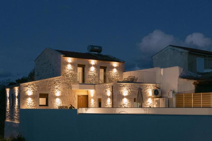 Image No.31-2 Bed Villa for sale