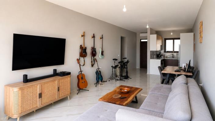 Image No.14-2 Bed House for sale