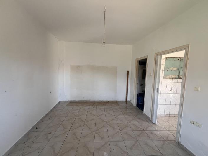 Image No.8-1 Bed House for sale