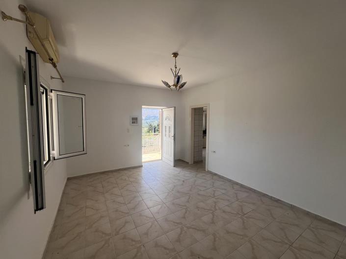 Image No.10-1 Bed House for sale