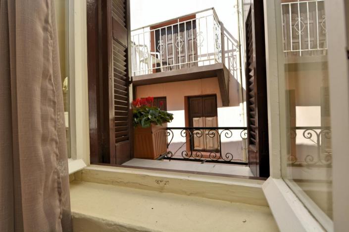 Image No.21-1 Bed House for sale