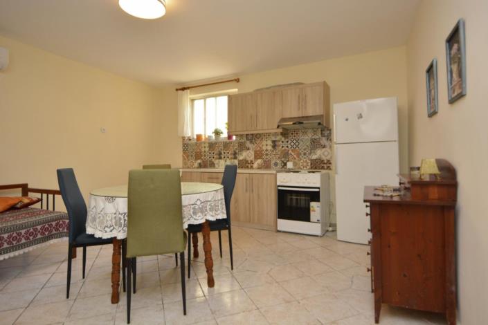 Image No.18-1 Bed House for sale