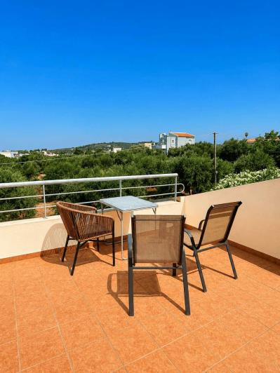 Image No.5-2 Bed House for sale