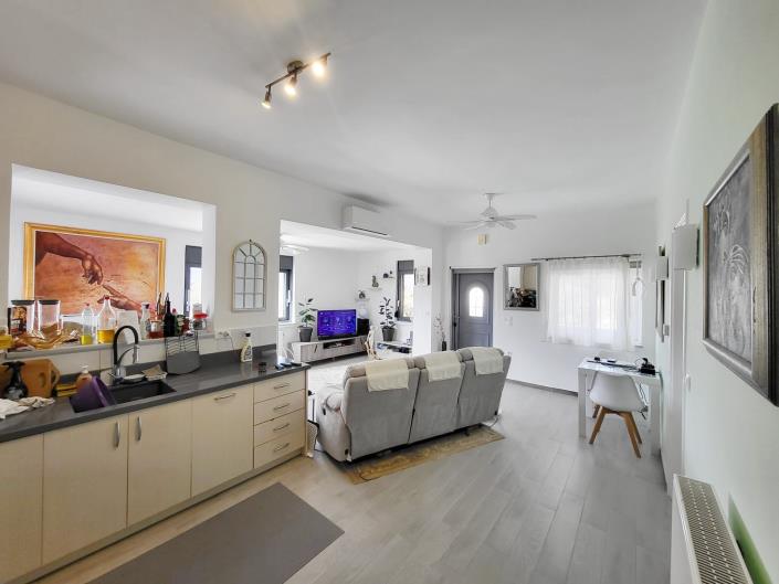 Image No.7-2 Bed House for sale