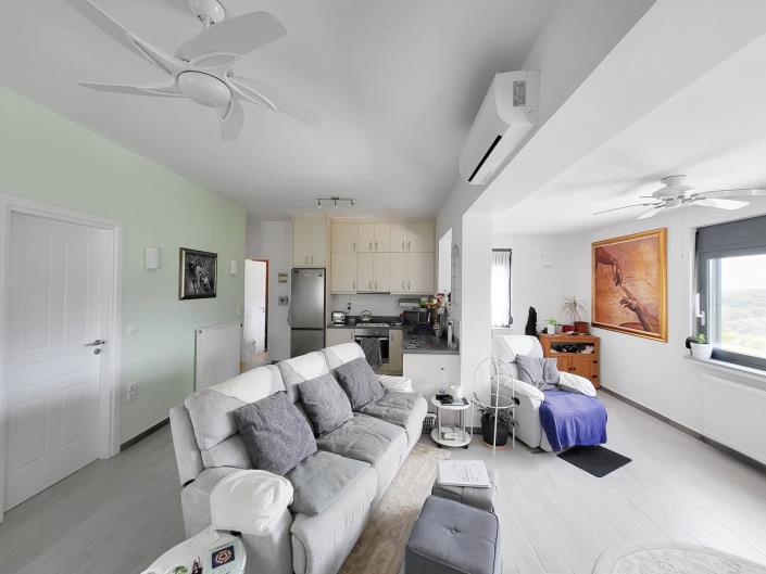 Image No.8-2 Bed House for sale