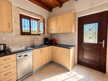 Stone-villa-for-sale-in-chania-crete--4-