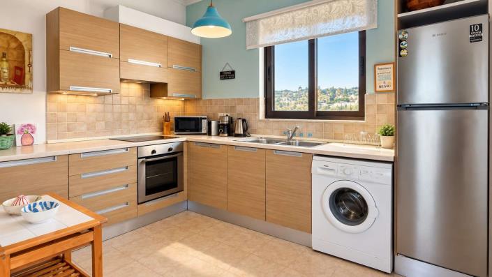 Image No.8-2 Bed Maisonette for sale