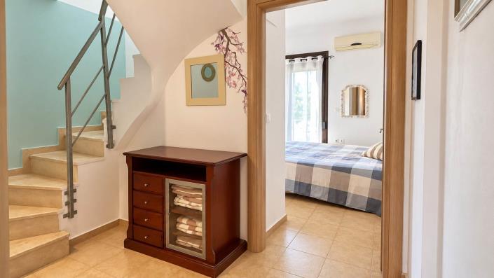 Image No.15-2 Bed Maisonette for sale