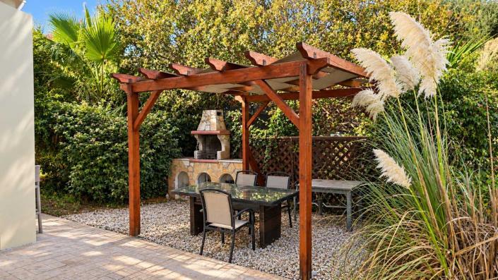 Image No.20-2 Bed Maisonette for sale