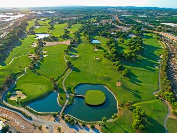 Lo-Romero-Golf-1