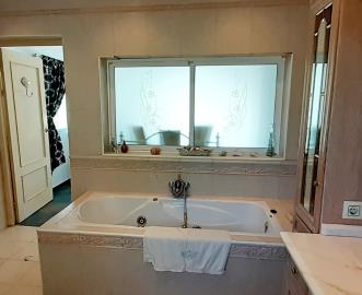 Ensuite-bedroom-6--1-