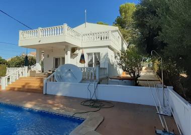 House-right-side-and-part-pool