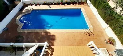 Pool-from-above
