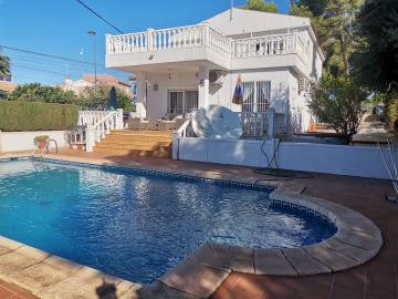 House-and-pool-Juan