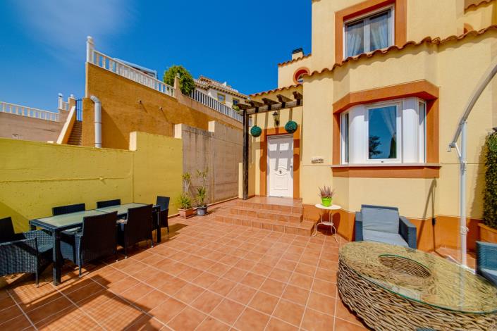 Image No.1-3 Bed Chalet for sale